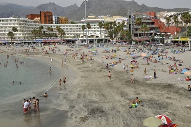 Tenerife, La Pinta beach in Costa Adeje closed due to bacteria levels