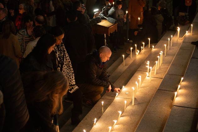 Canada, Commemoration of the victims of the gun attack at Tumbler Ridge school in Victoria