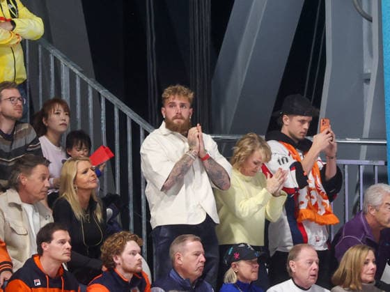 Milano Cortina 2026, Jake Paul in the stands during speed skating