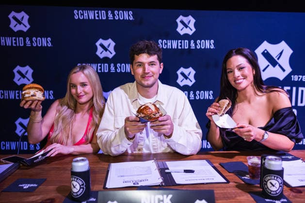 Schweid and Son s burger presentation in Miami