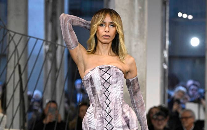 Paris Fashion Week, Weinsanto fashion show