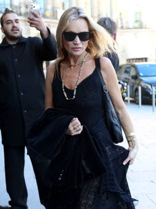 Paris Fashion Week, Kate Moss on the road in Paris