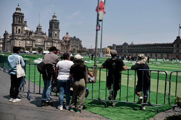 Mexico, Guinness record attempt for biggest football hour in Mexico City