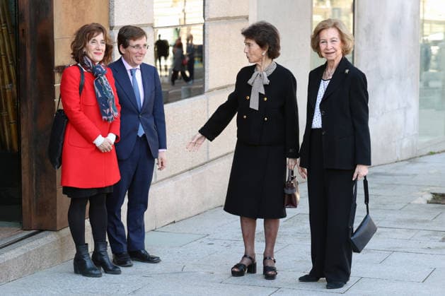 Queen Sofia chairs the annual meeting of the Escuela Superior de Musica