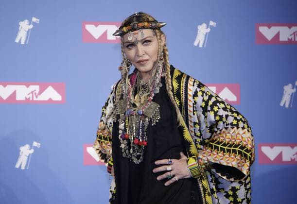 Madonna cancels her concert in Paris at short notice after a fall