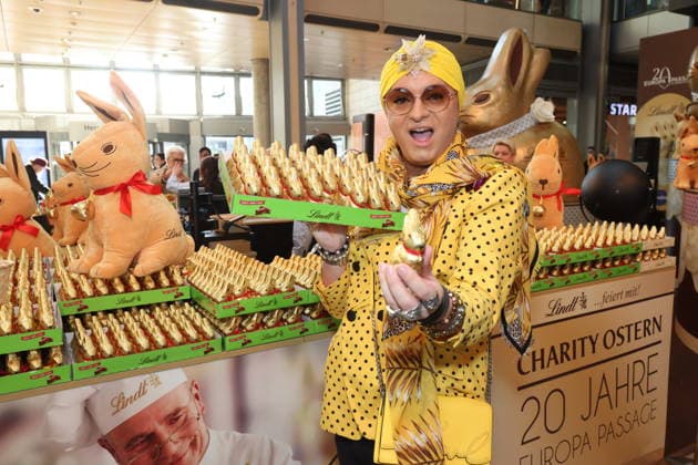 Easter charity in Europa Passage in Hamburg