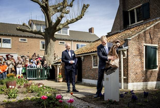 Royals, King Willem-Alexander of the Netherlands at the opening of the renovated museum Het Spinozahuis in Rijnsburg
