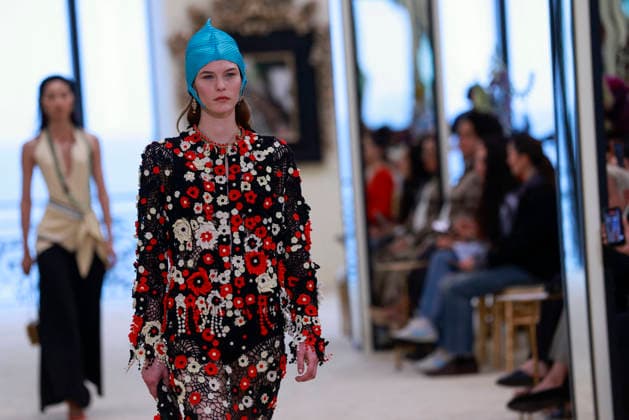 Fashion, Chanel Cruise fashion show in Biarritz