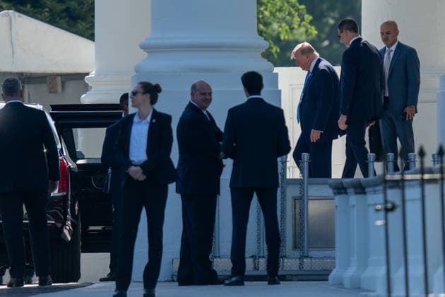 USA, Donald Trump leaves the White House in Washington DC
