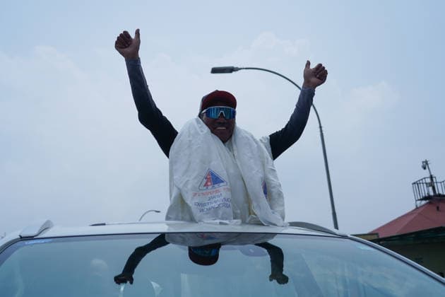 Nepal, reception for Kami Rita Sherpa after 32nd Everest ascent at the airport in Kathmandu