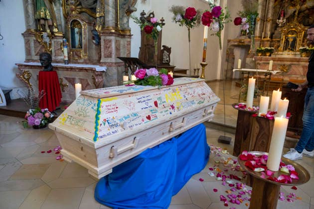 Funeral service for Remo Aime Poller, son of Lara Joy Körner, in Munich