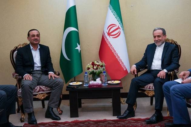 Iran, Abbas Araghchi meets Syed Asim Munir in Tehran