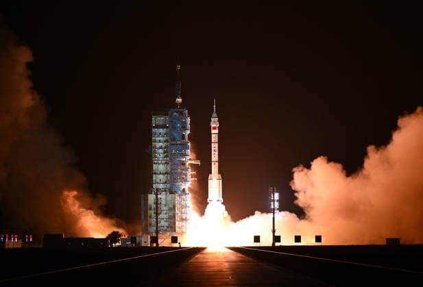 China, launch of the Shenzhou-23 mission