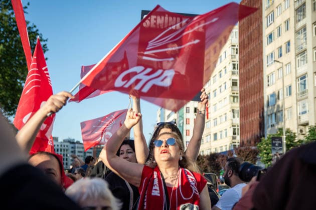 Turkey, CHP protest against removal of Özgür Özel by court order in Istanbul