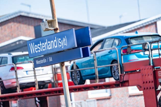 Sylt, Hindenburgdamm is renamed Syltdamm - Stock photos