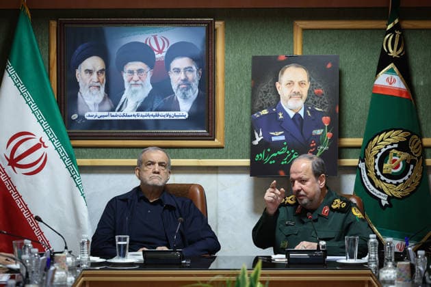 Iran, Masoud Pezeshkian Press conference in Tehran