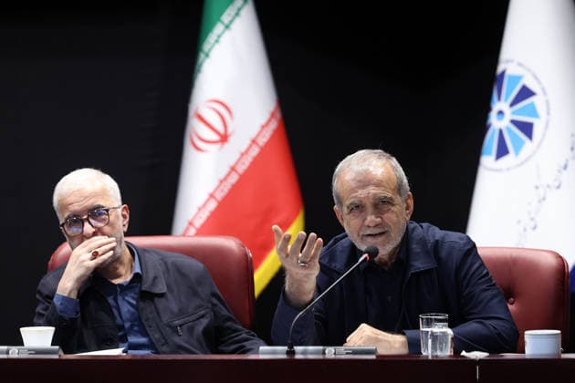 Iran, meeting of the Chamber of Commerce with President Masoud Pezeshkian in Tehran