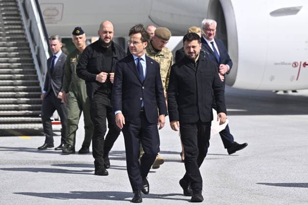 Sweden, Volodymyr Selenskyj meets Ulf Kristersson at the airbase in Uppsala