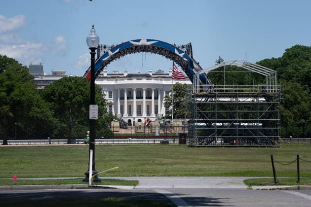USA, construction of the UFC fight stage on the South Lawn of the White House in Washington