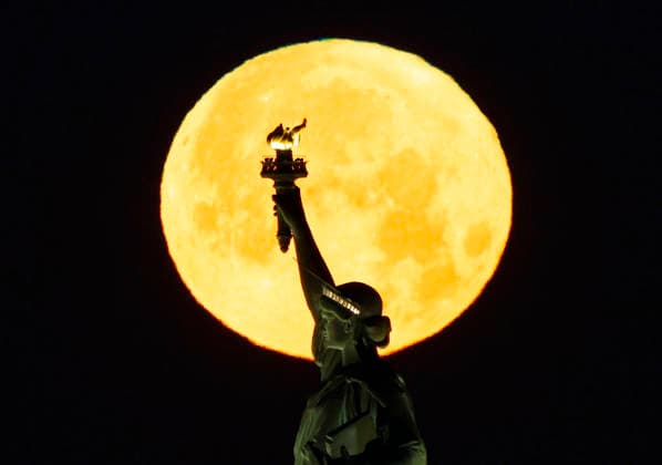USA, Full moon over New York