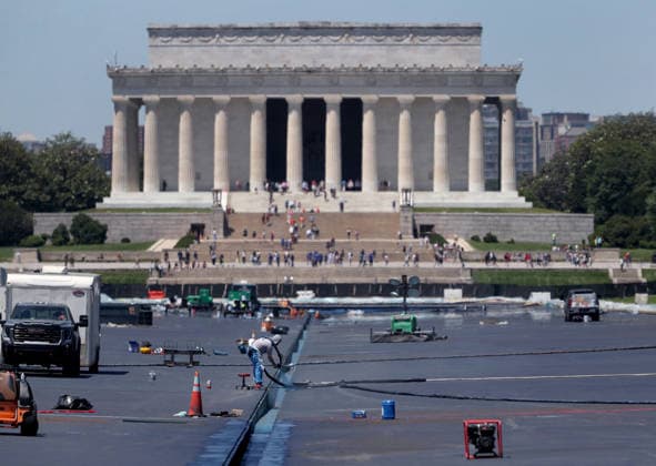 USA, Redesign of the Lincoln Memorial Reflecting Pool in Washington