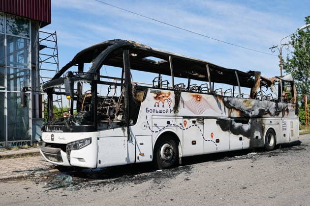 Ukraine war, drone attack hits coach near Donetsk