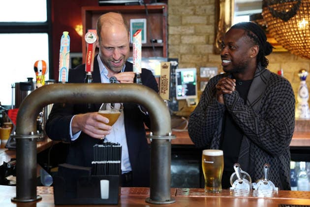 Royals, Prince William visits pub in London