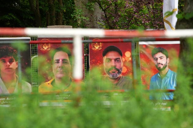 Berlin, solidarity rally in front of the Iranian embassy