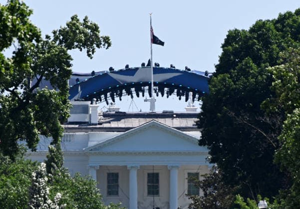 USA, construction of a UFC fighting arena at the White House in Washington