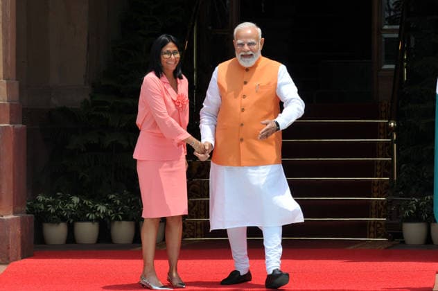 New Delhi, Narendra Modi receives Delcy Rodriguez