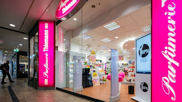 Saxony, branches of the Thiemann perfumery chain in Bautzen