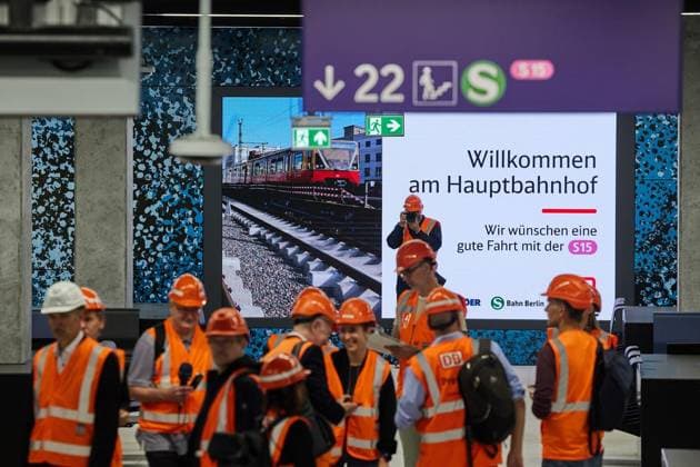 Berlin, interim station of the S-Bahn S15 at the main station