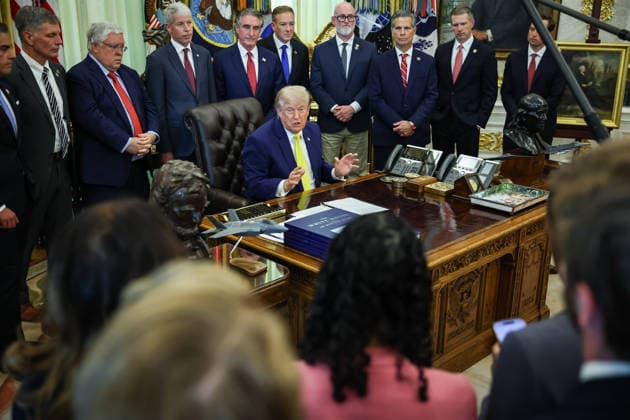 USA, Donald Trump announces support for the coal industry in Washington