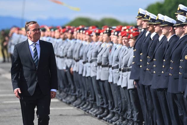 Bavaria, Boris Pistorius visits the University of the Federal Armed Forces in Neubiberg on Armed Forces Day