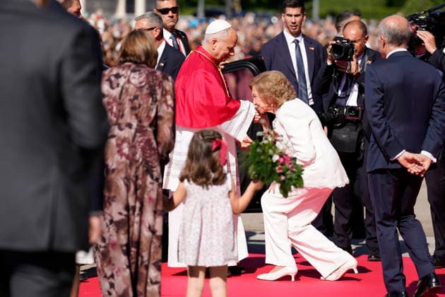 Royals, Queen Sofia welcomes Pope Leo XIV in Madrid