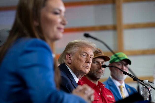 USA, Donald Trump at talks with farmers at the Custer Farm in Chippewa Falls, Wisconsin