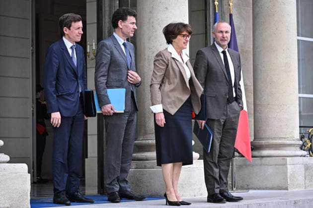 France, Cabinet meeting in Paris