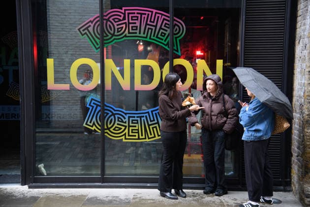 Celebrity, Harry Styles pop-up shop in Borough Yards in London