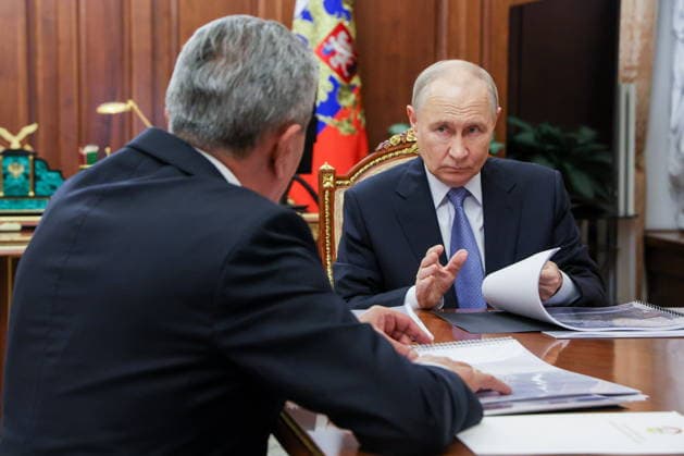 Russia: Vladimir Putin meets Sergei Menjailo in Moscow