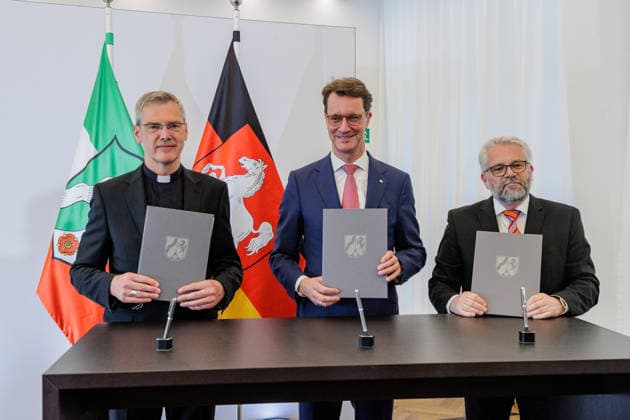 Düsseldorf: Dr Heiner Wilmer takes the oath of office as the future Bishop of Münster