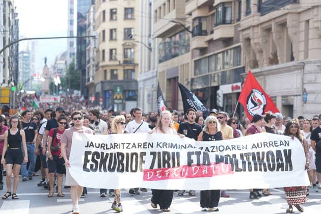Spain: Protest in Bilbao against police violence by the Ertzaintza