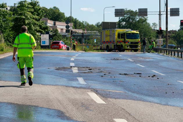 Sweden: Road in Stockholm closed due to flooding