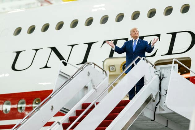 USA: Donald Trump unveils the Boeing 747-8 VC-25B Bridge as the future Air Force One