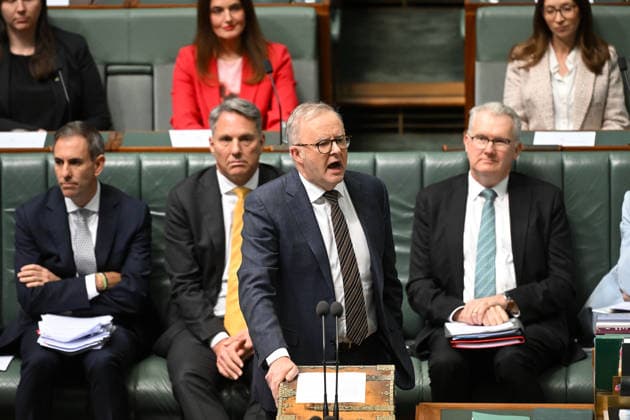 Australia, Question Time in Parliament in Canberra
