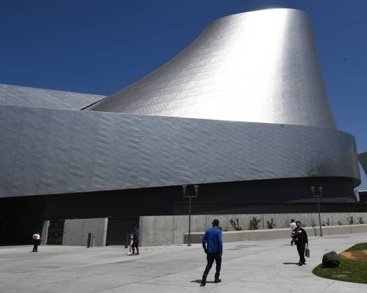 USA: Space Shuttle Endeavour is on display in Los Angeles in ‘Launch Ready’ condition