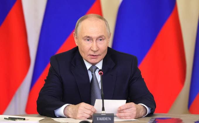 Russia: Vladimir Putin chairs a meeting on the development of the aviation industry in Moscow