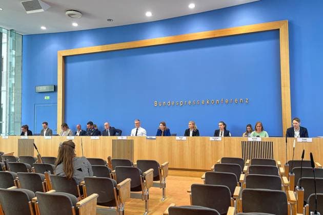 Berlin, Government Press Conference