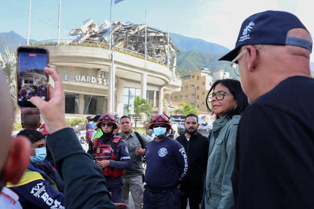 Venezuela: Acting President Delcy Rodriguez visits areas affected by severe earthquakes