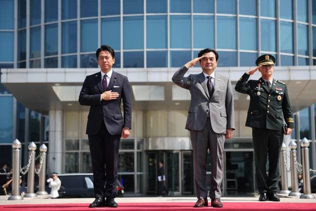 South Korea: Defence Minister Ahn Gyu-back meets his Japanese counterpart Shinjiro Koizumi in Seoul