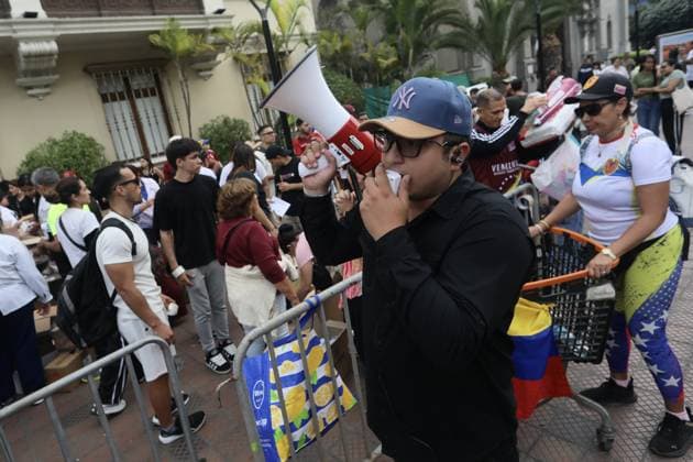 Severe earthquakes in Venezuela; collection of relief supplies in Lima, Peru